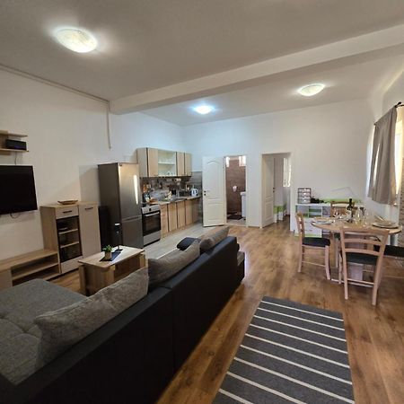 Apartments Roko Pridraga Екстер'єр фото
