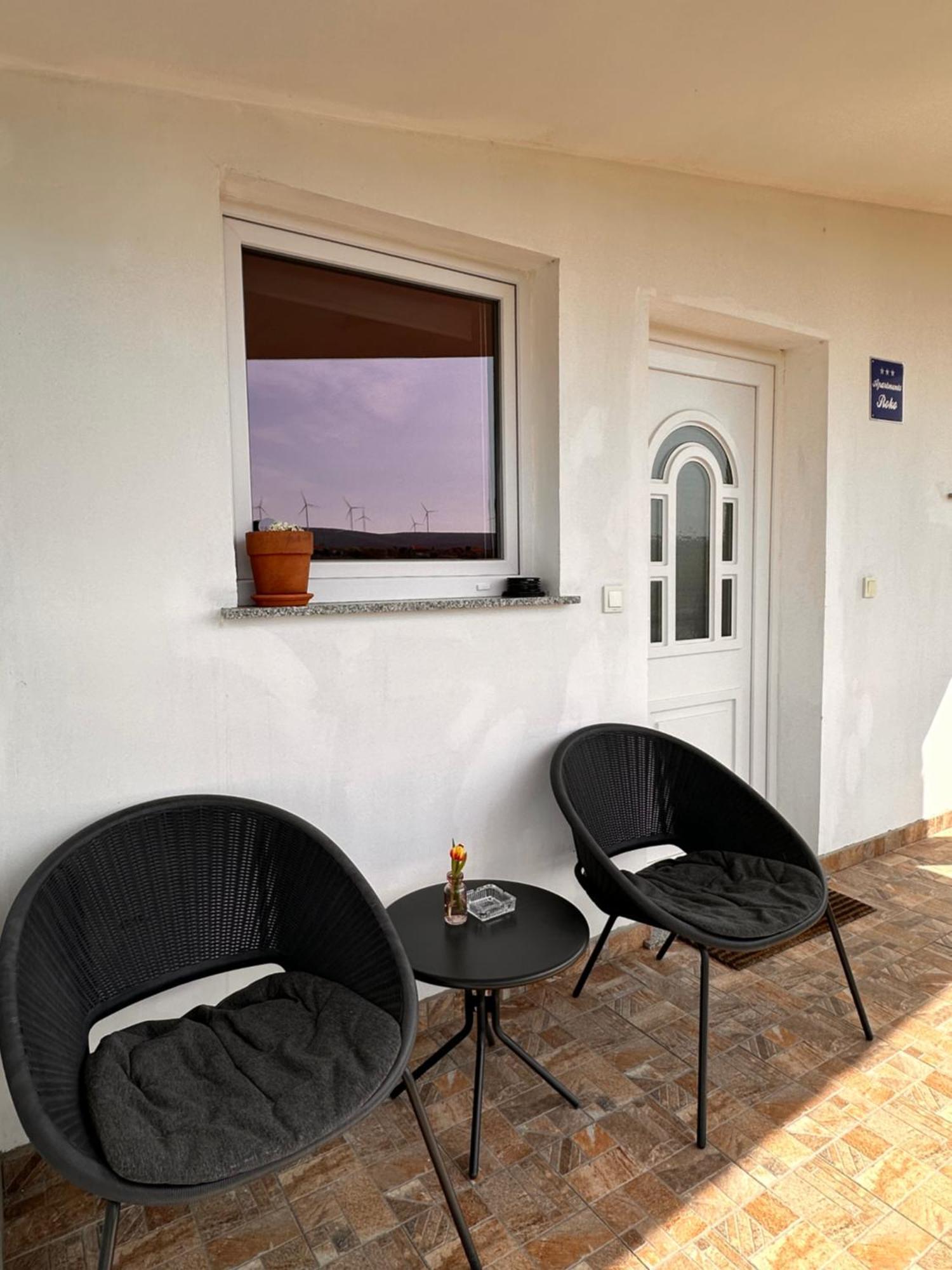 Apartments Roko Pridraga Екстер'єр фото