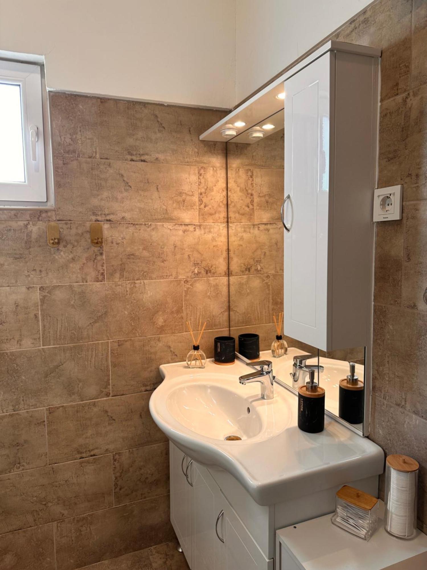 Apartments Roko Pridraga Екстер'єр фото