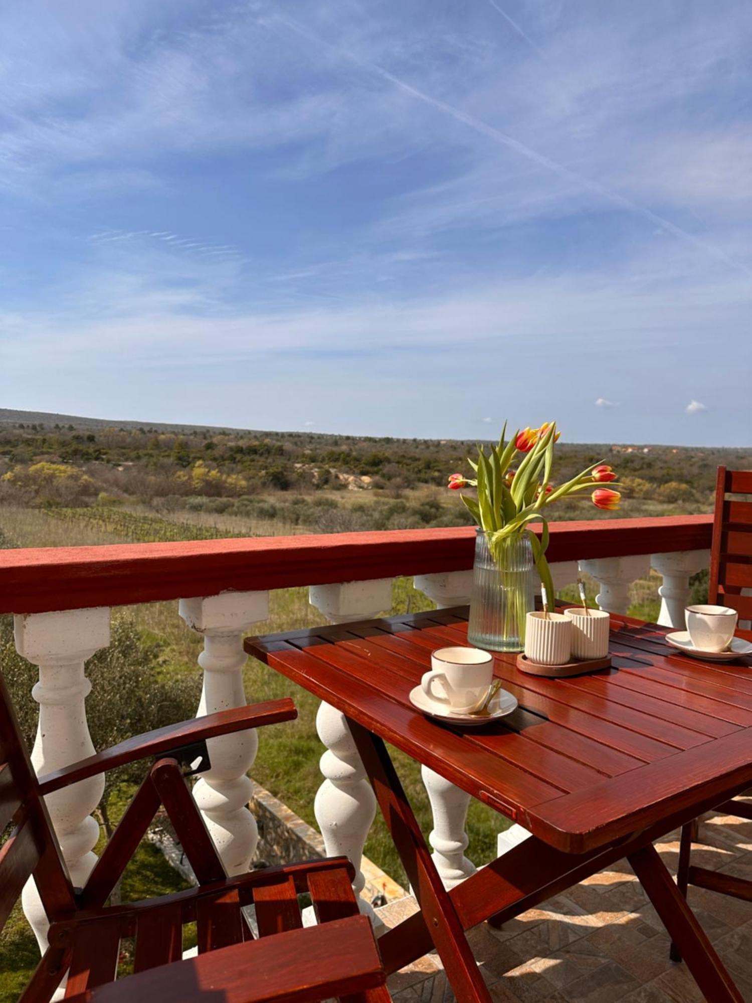 Apartments Roko Pridraga Екстер'єр фото