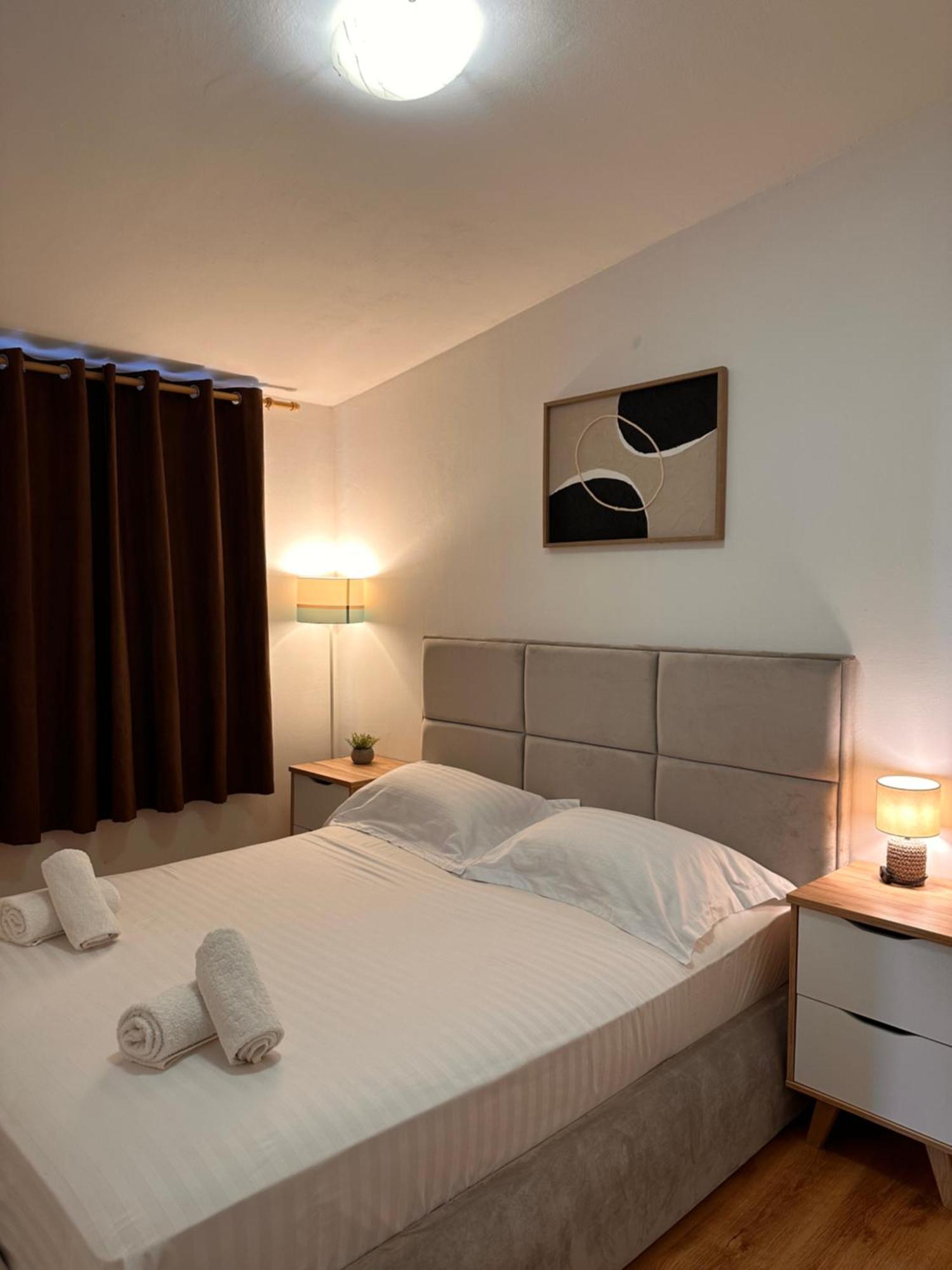 Apartments Roko Pridraga Екстер'єр фото