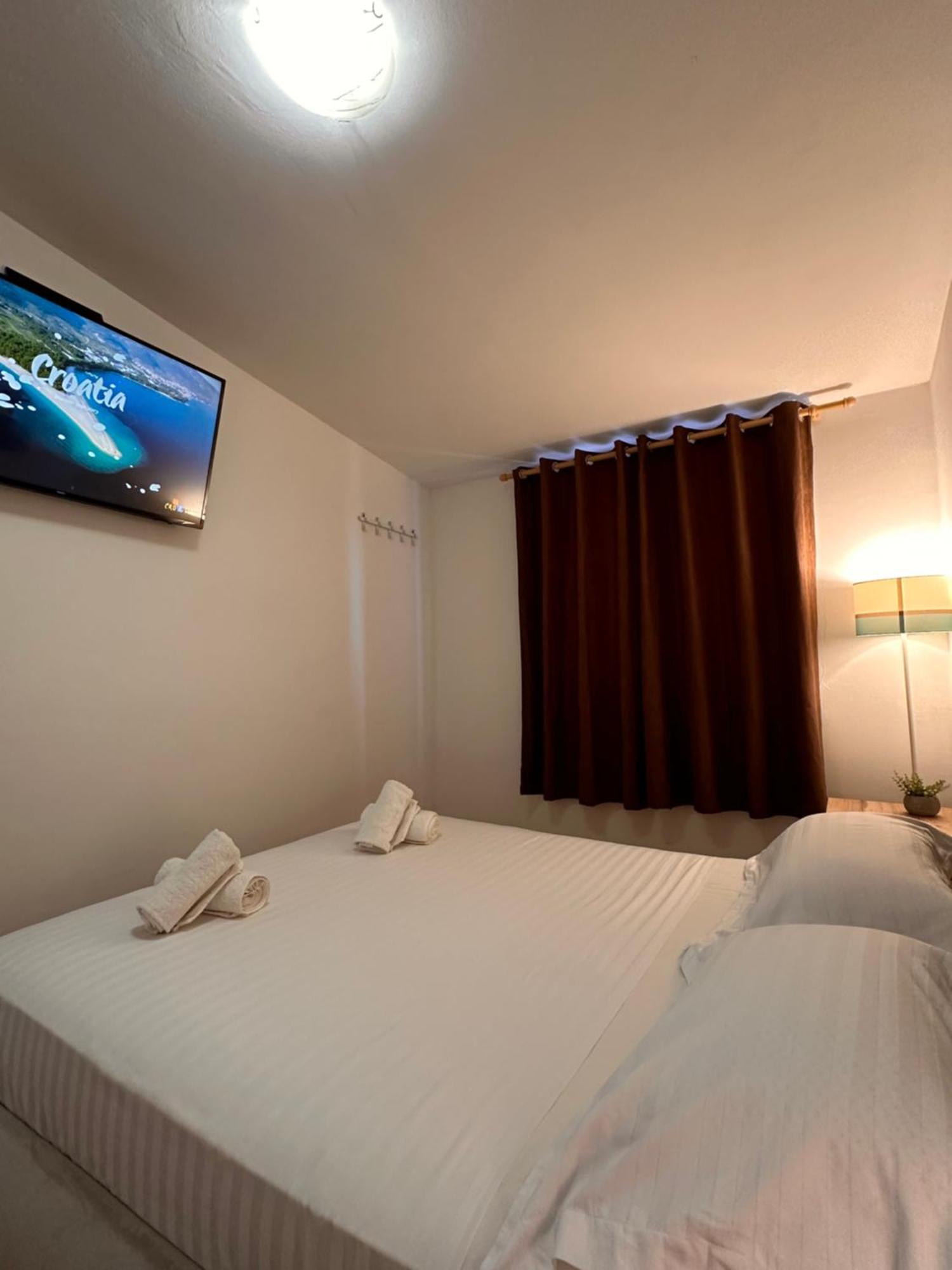 Apartments Roko Pridraga Екстер'єр фото