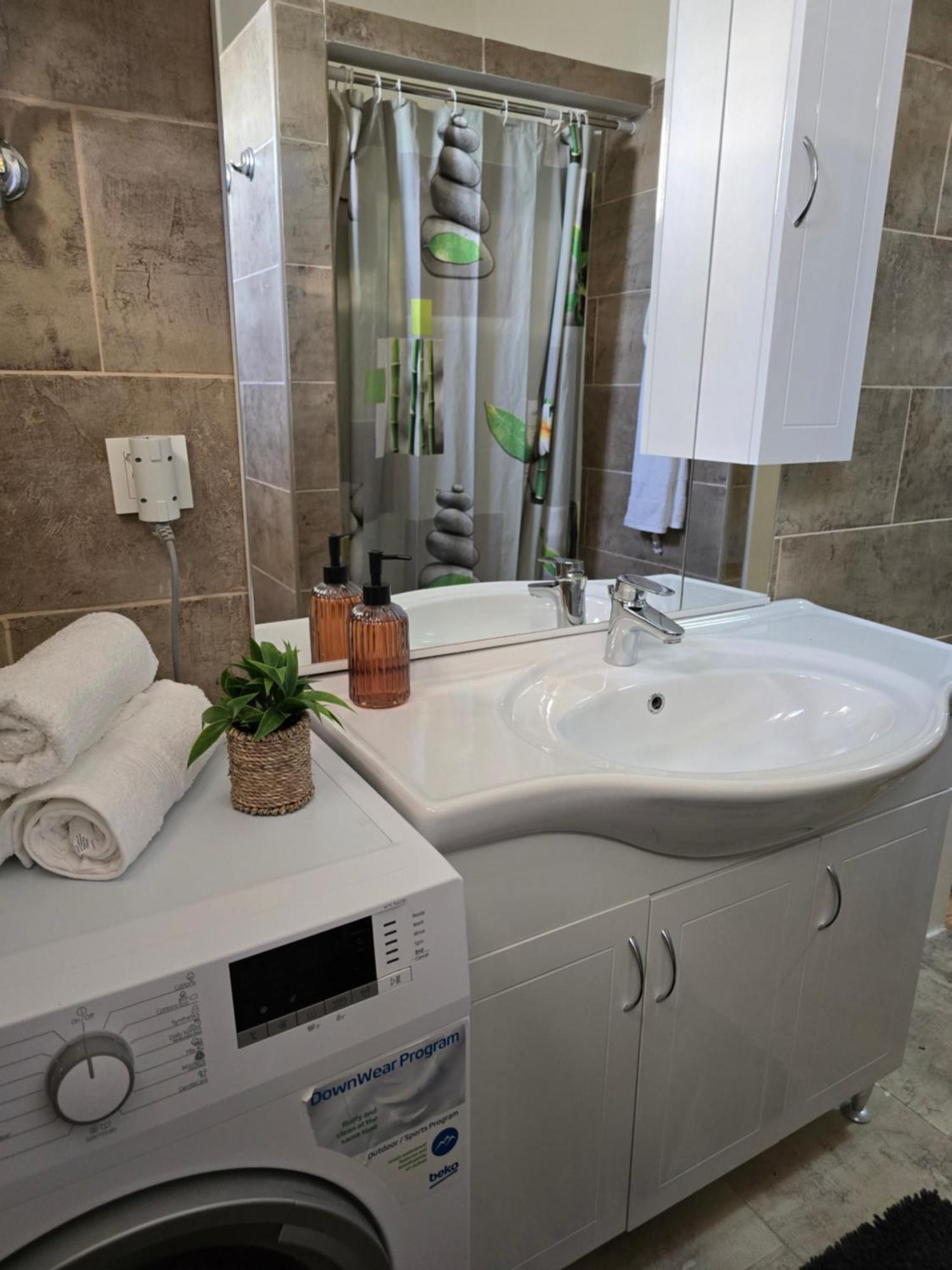Apartments Roko Pridraga Екстер'єр фото