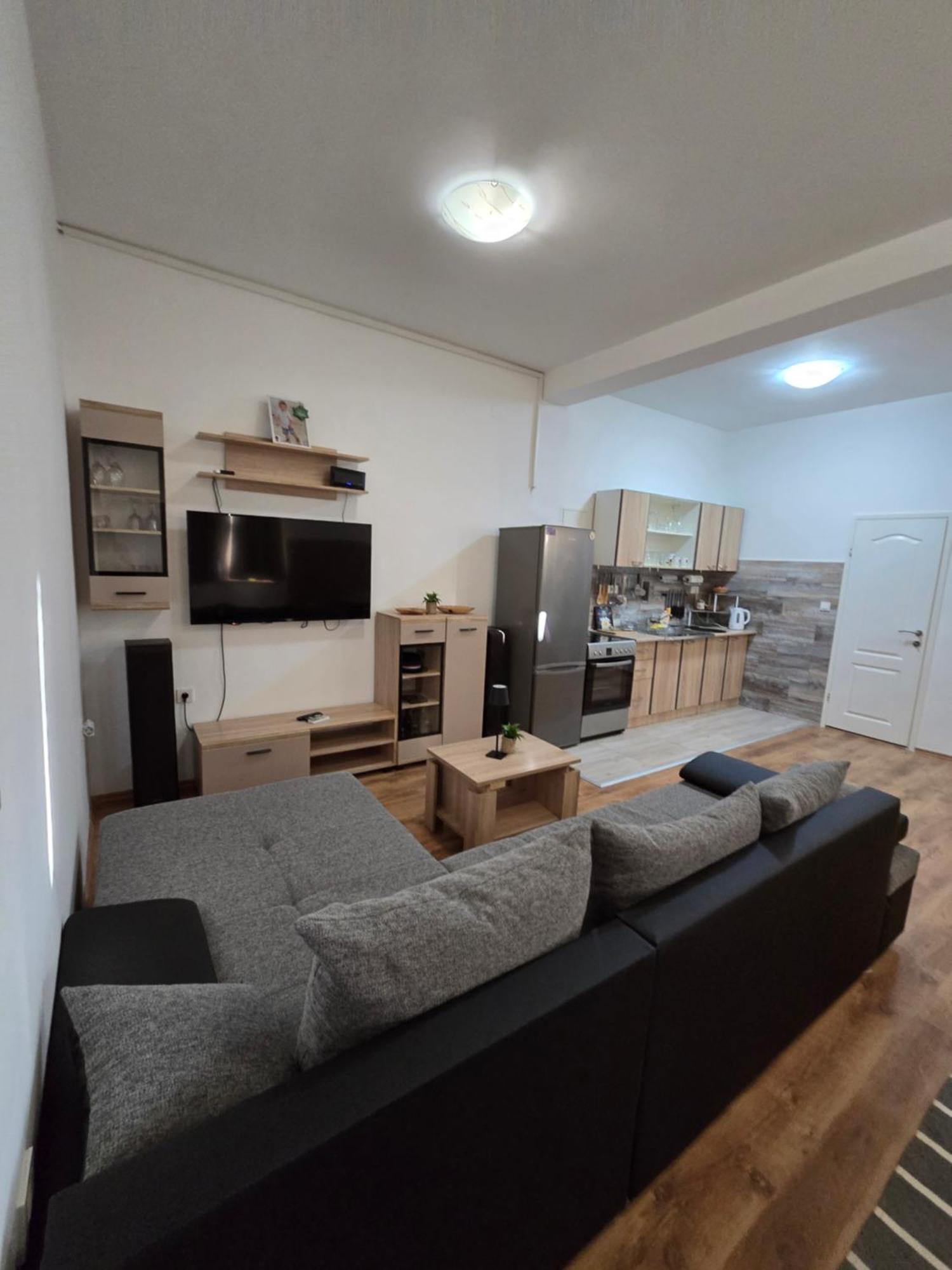 Apartments Roko Pridraga Екстер'єр фото