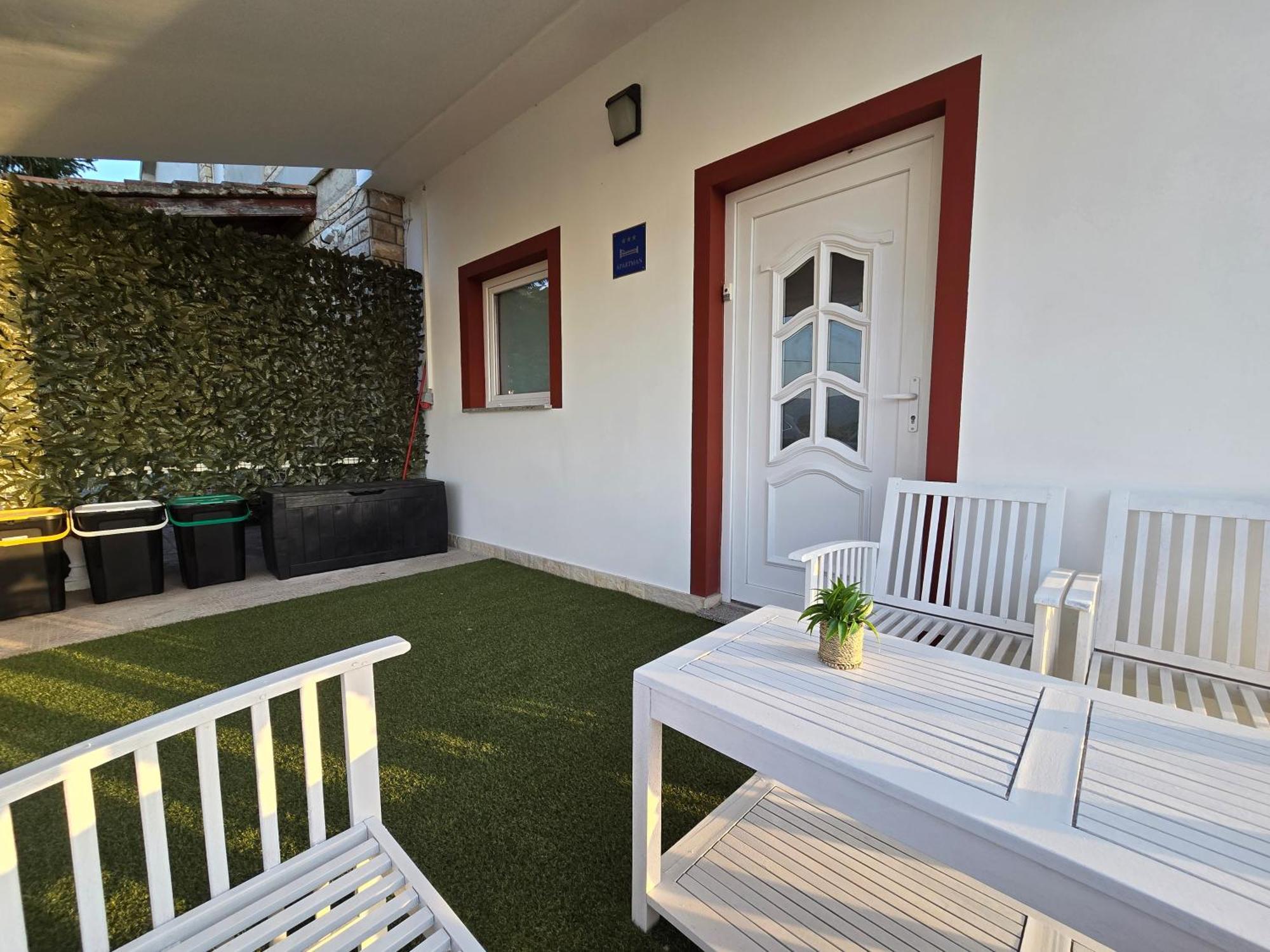 Apartments Roko Pridraga Екстер'єр фото